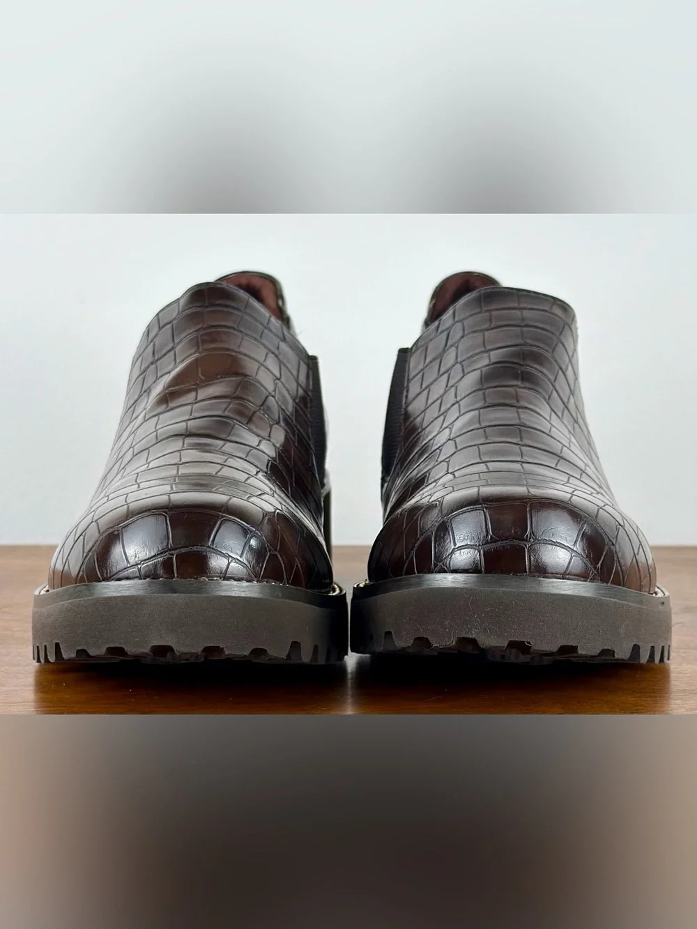 Vaneli Zivana Brown Crocodile Embossed Loafers Shoes Womens 7 Lug Sole New